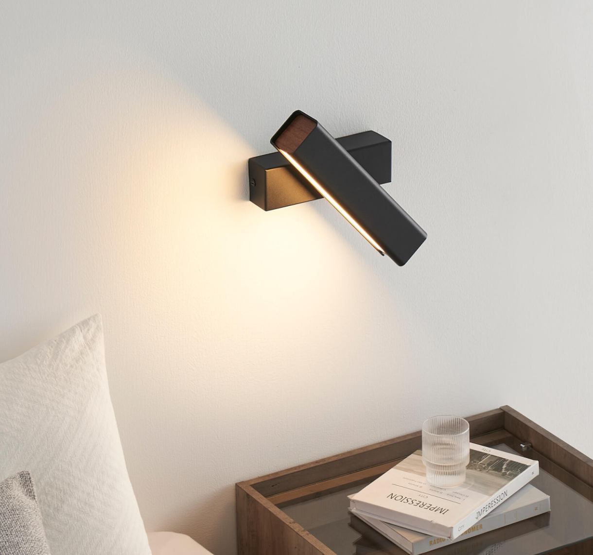 Rotatable LED Wall Light – Cordless Wall Sconce for Energy-Efficient Illumination – Modern Design for Bedroom and Hallway 6