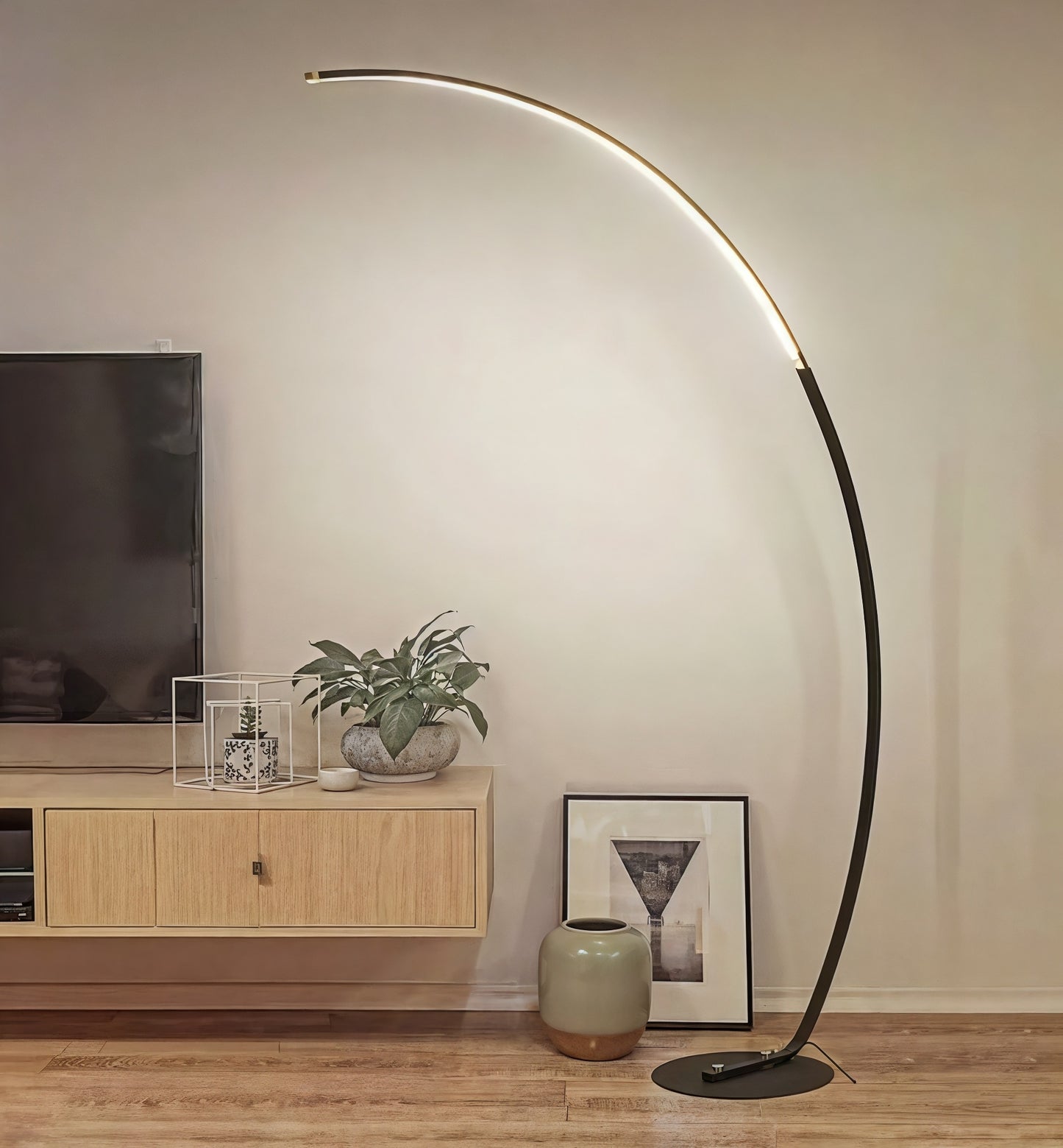 Curved Black Floor Lamp – Minimalist Arc Design – Energy-Efficient LED – Modern Home Lighting 4