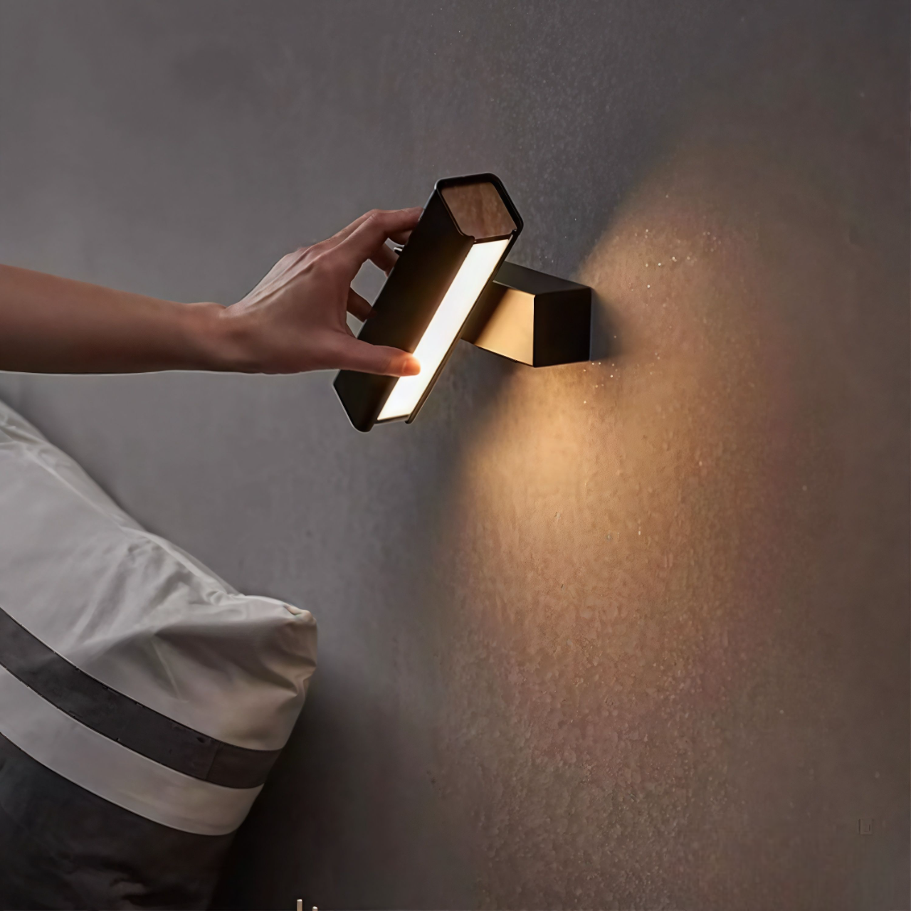 Rotatable LED Wall Light – Cordless Wall Sconce for Energy-Efficient Illumination – Modern Design for Bedroom and Hallway 2