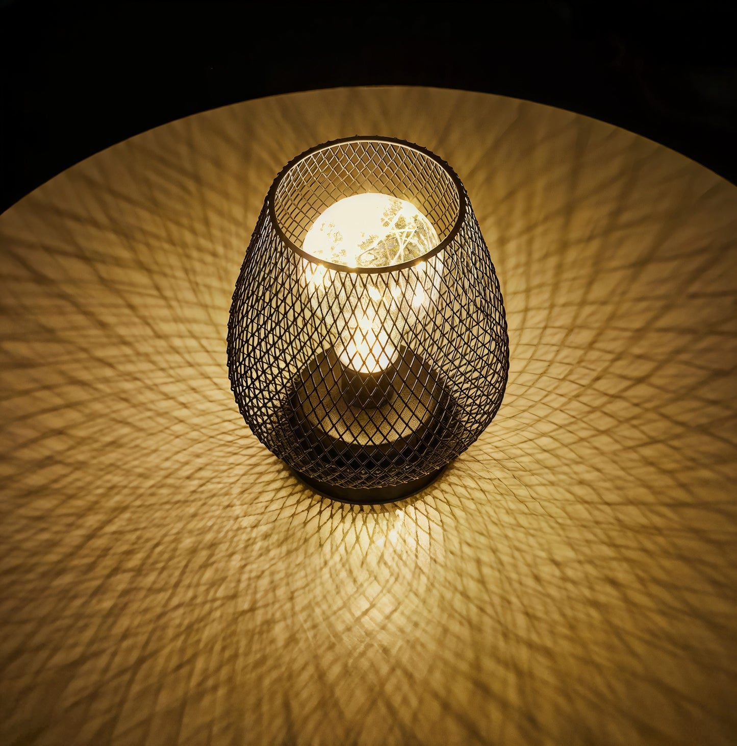 Retro Art Table Lamp